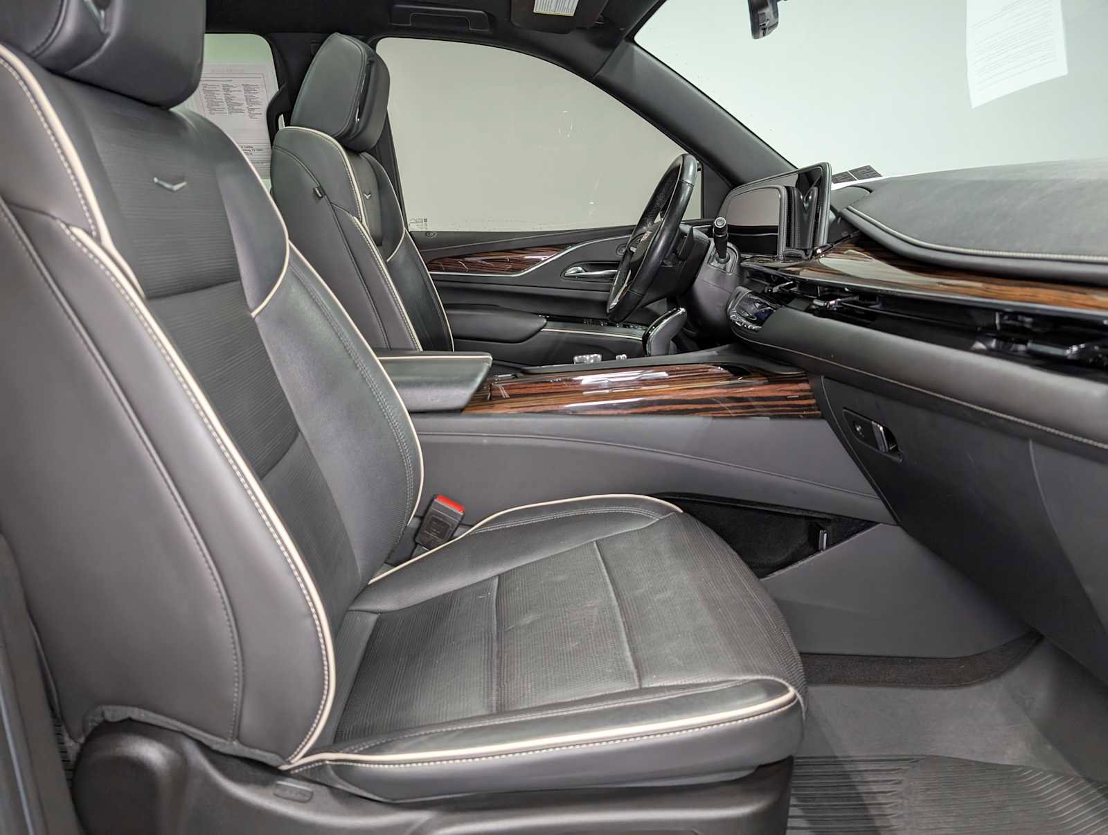 Certified 2021 Cadillac Escalade Premium Luxury image 44