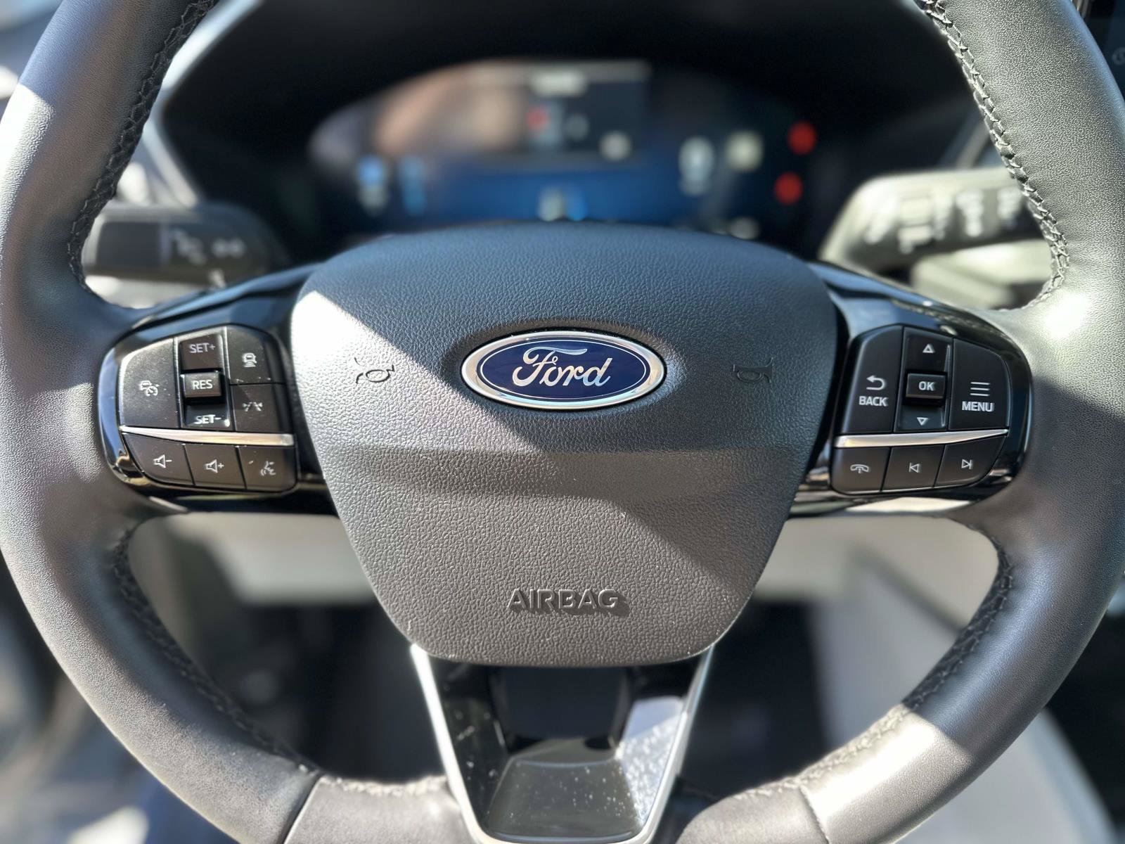 Used 2024 Ford Escape SE w/ PHEV Premium Package FWD image 14