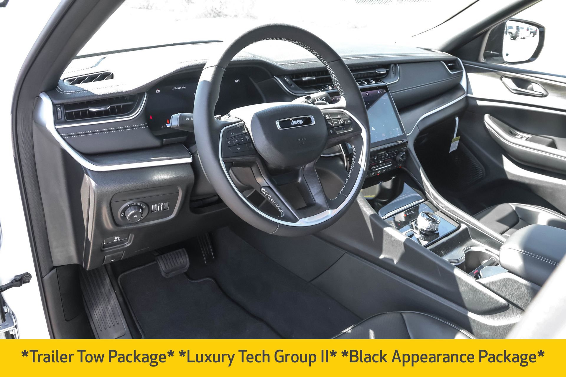 New 2025 Jeep Grand Cherokee Limited w/ Luxury Tech Group II image 4