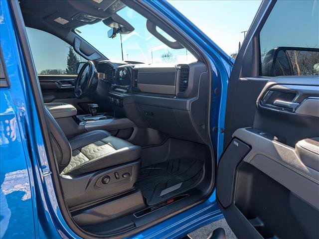 Used 2022 Chevrolet Silverado 1500 ZR2 w/ Technology Package image 13