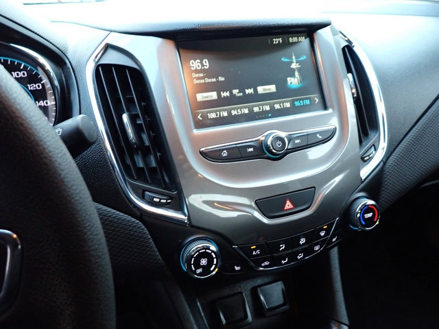 Used 2017 Chevrolet Cruze LT w/ Convenience Package image 26