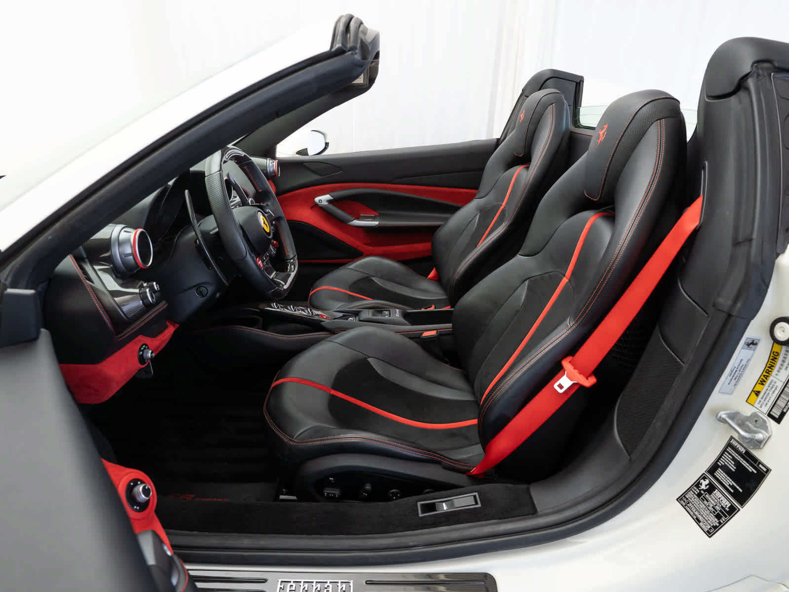 Certified 2022 Ferrari F8 Tributo RWD image 9