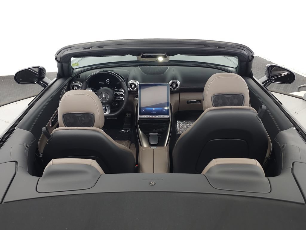 Used 2022 Mercedes-Benz SL 55 AMG 4MATIC w/ Driver Assistance Package image 28