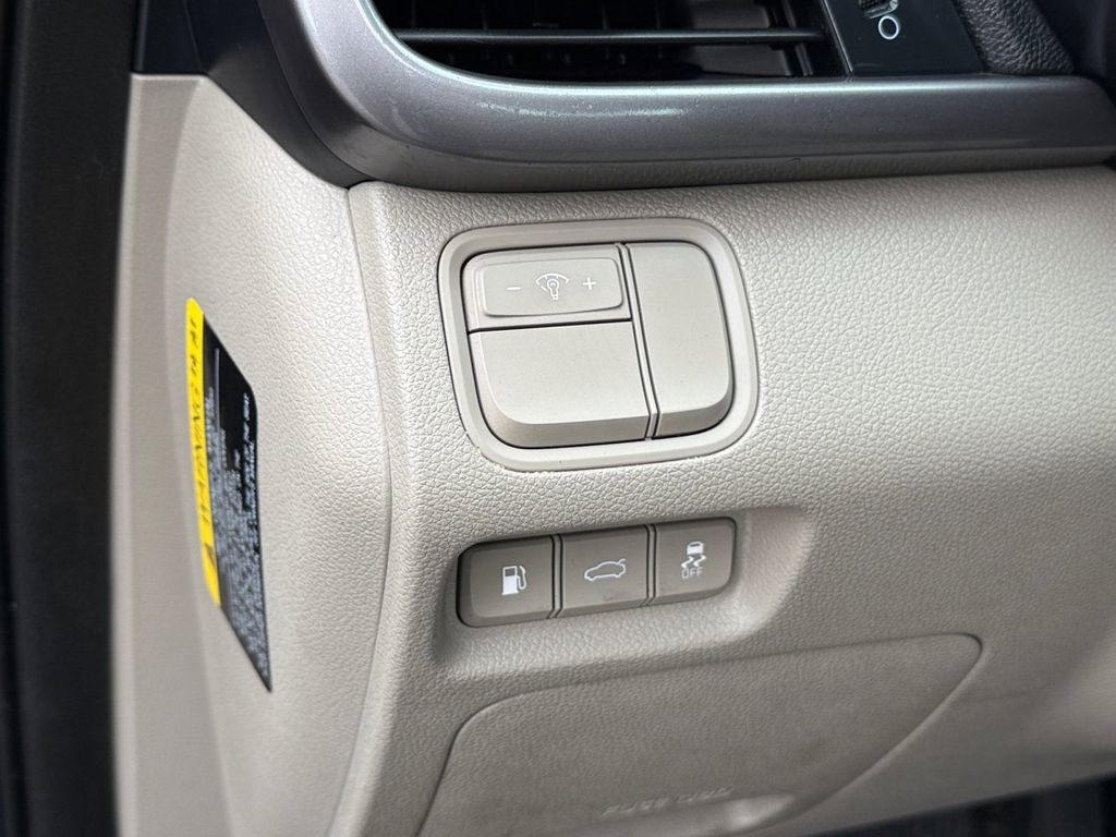 Used 2016 Kia Optima LX image 17