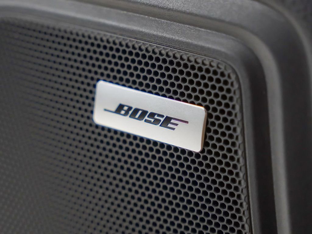 Certified 2025 Porsche Macan image 17