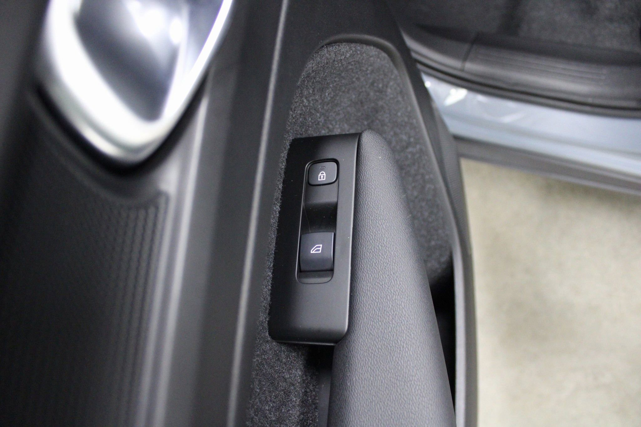 Used 2021 Volvo XC40 T5 Momentum image 20