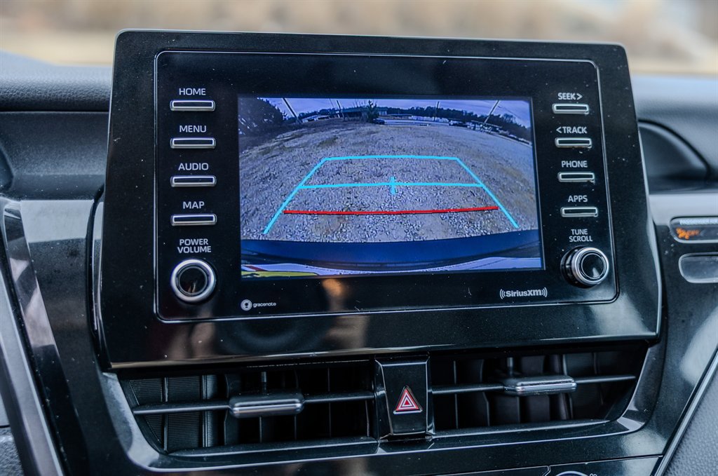 Used 2021 Toyota Camry SE image 22