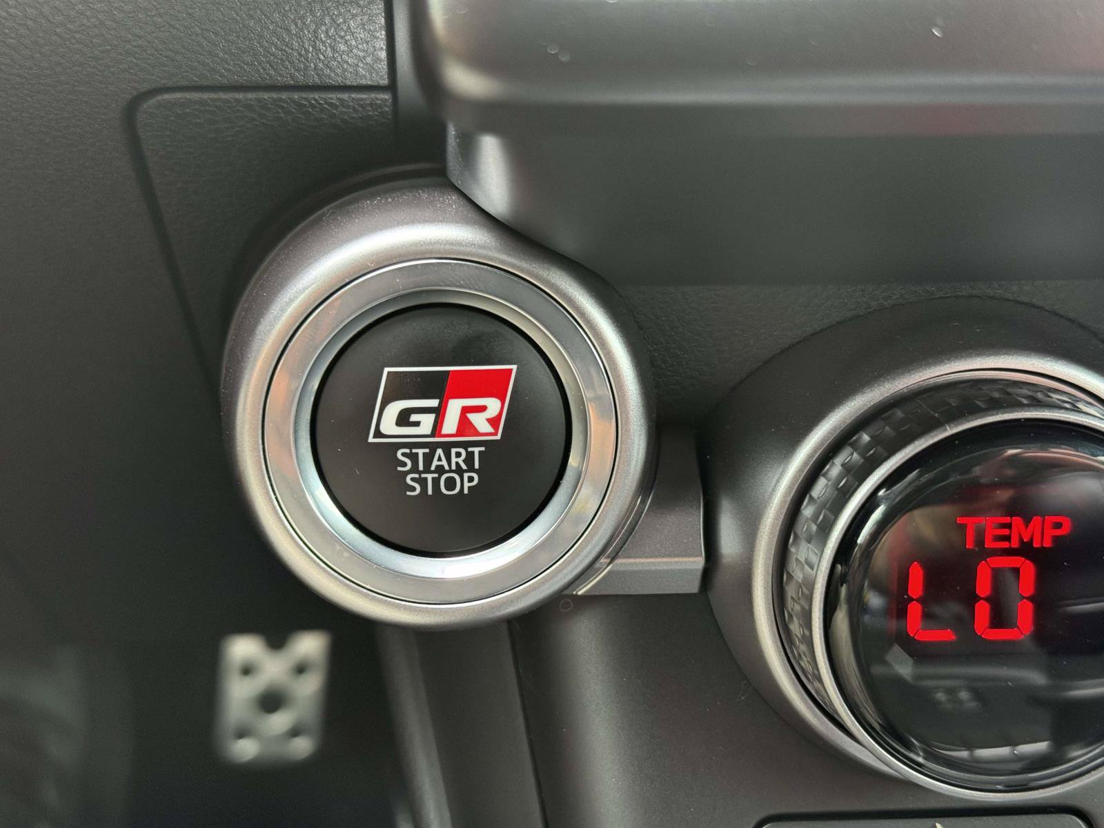 Used 2025 Toyota GR86 Premium w/ Performance Package RWD image 25