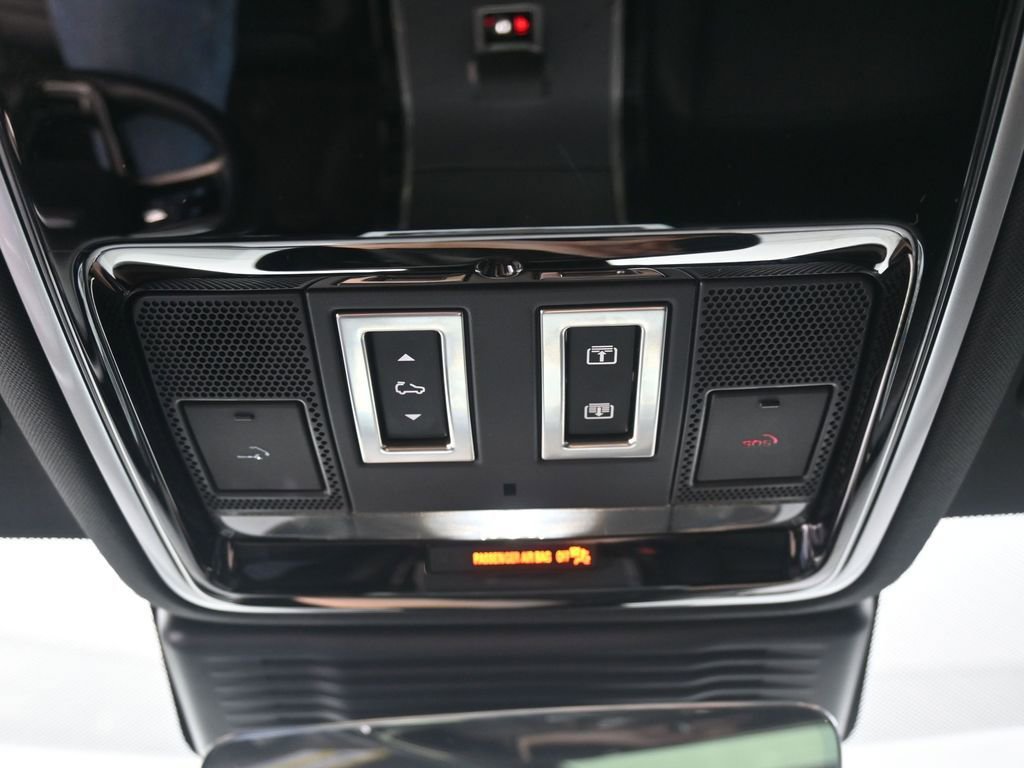 Used 2024 Land Rover Range Rover Velar Dynamic SE image 12