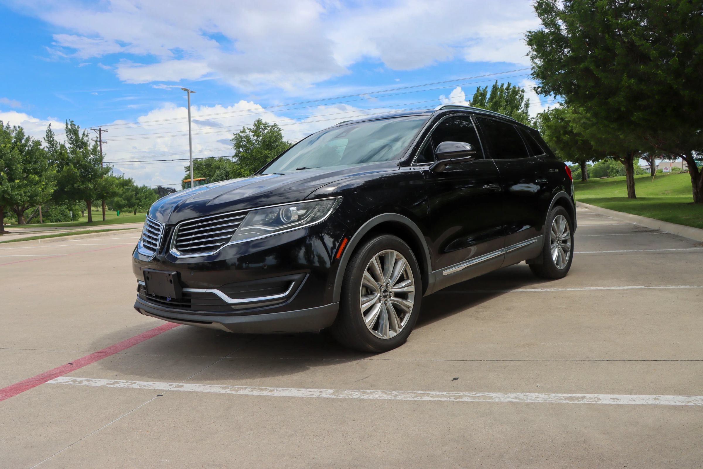 Used 2016 Lincoln MKX Reserve w/ Technology Package AWD/4WD image 3
