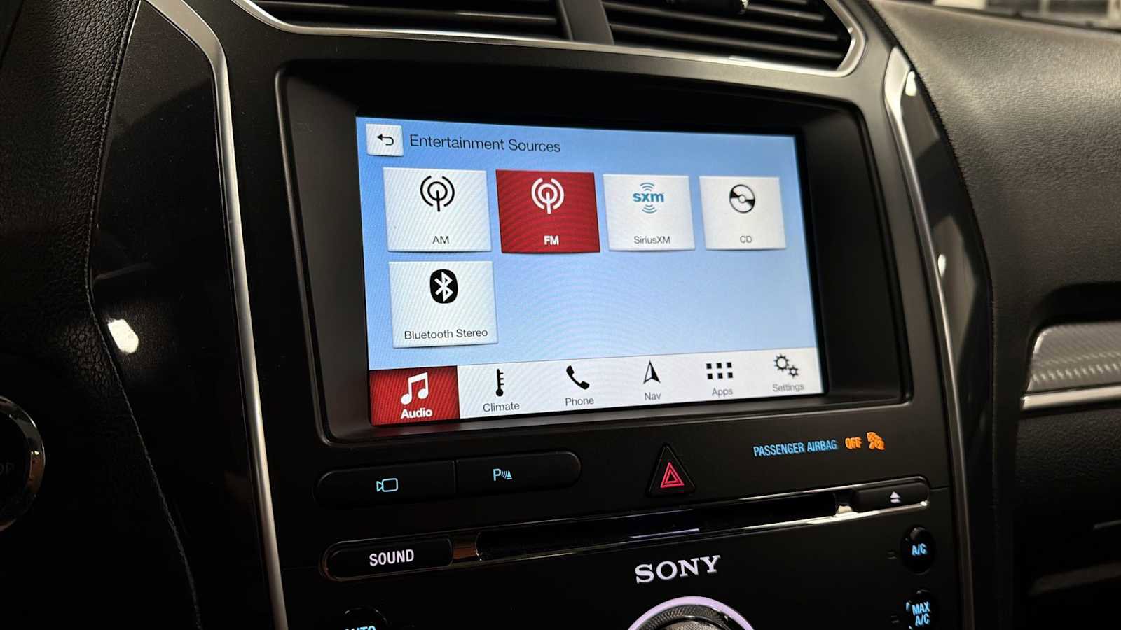 Used 2018 Ford Explorer Sport w/ Equipment Group 401A AWD/4WD image 18