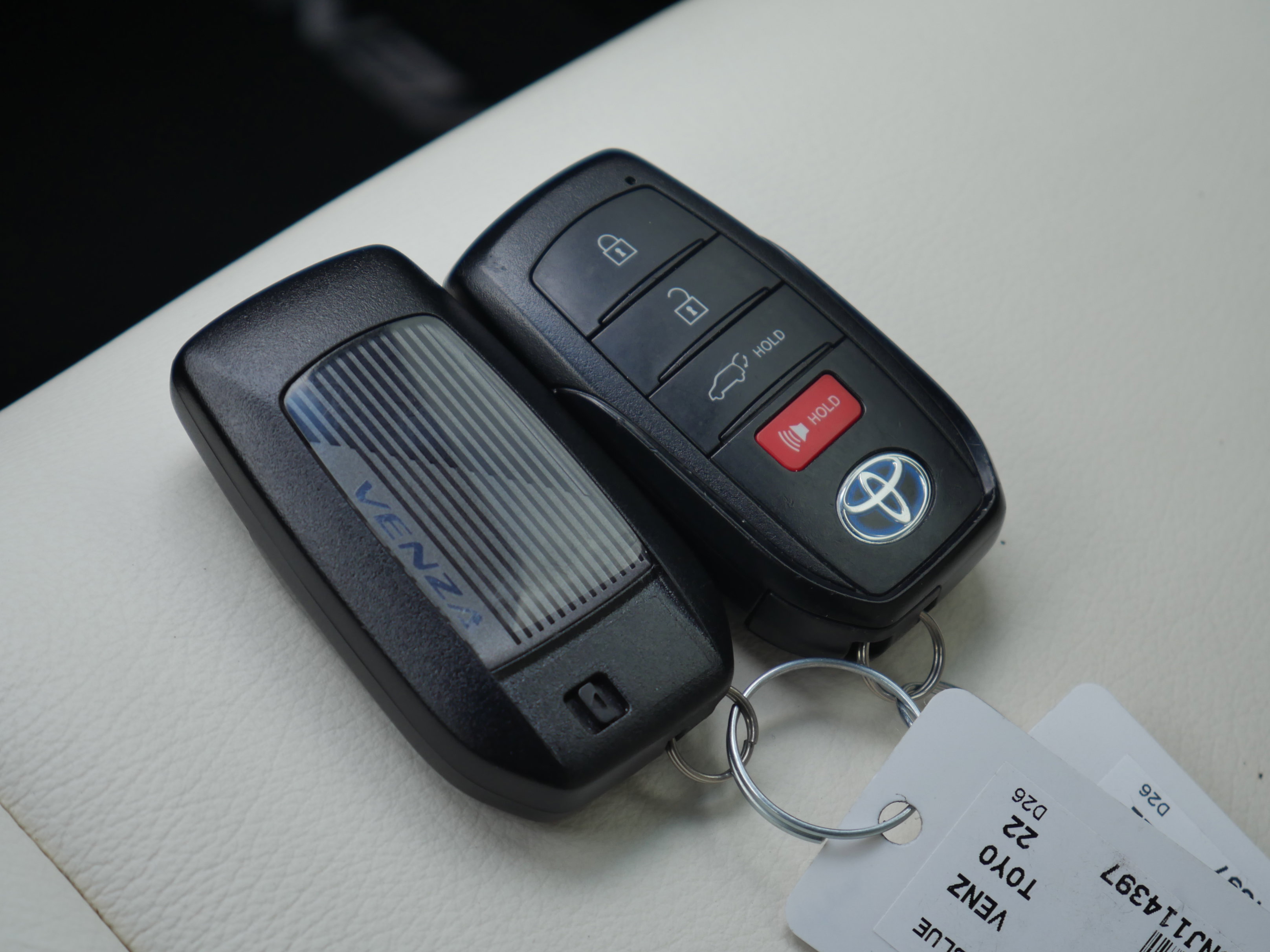 Used 2022 Toyota Venza XLE AWD/4WD image 33