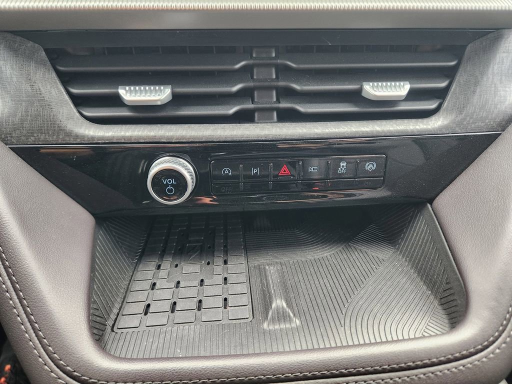 Used 2025 Ford Explorer Platinum w/ LUX Leather Package image 27