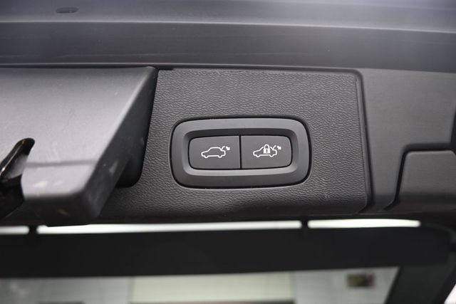 Used 2023 Volvo XC60 B5 Core w/ Climate Package FWD image 30