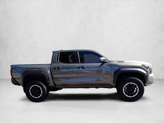 Used 2025 Toyota Tacoma TRD Off-Road AWD/4WD image 5