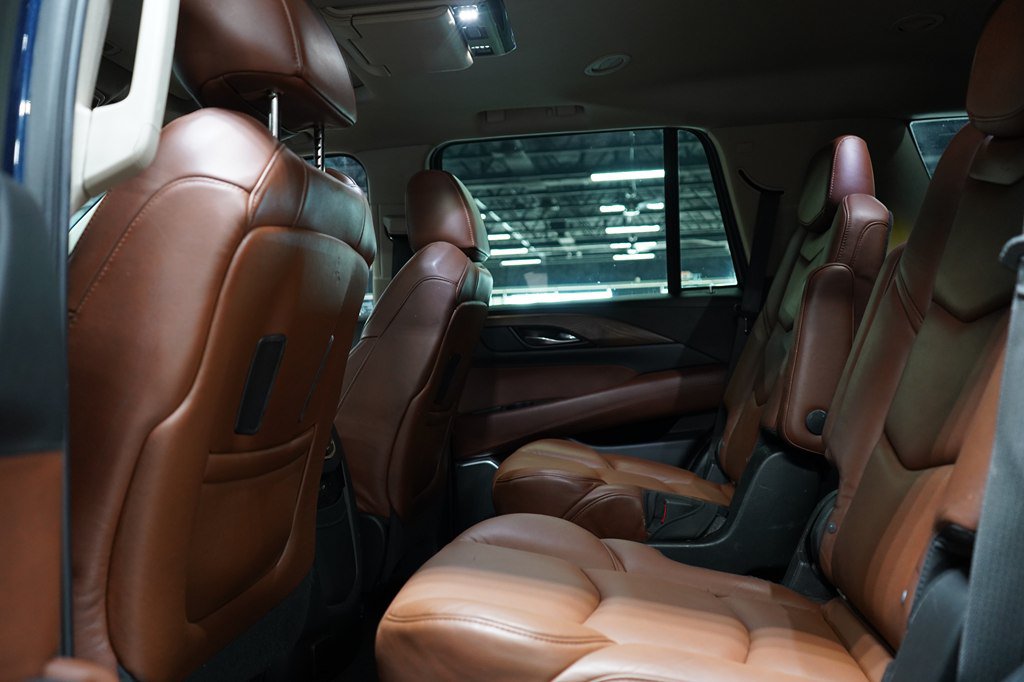Used 2020 Cadillac Escalade Premium Luxury RWD image 14