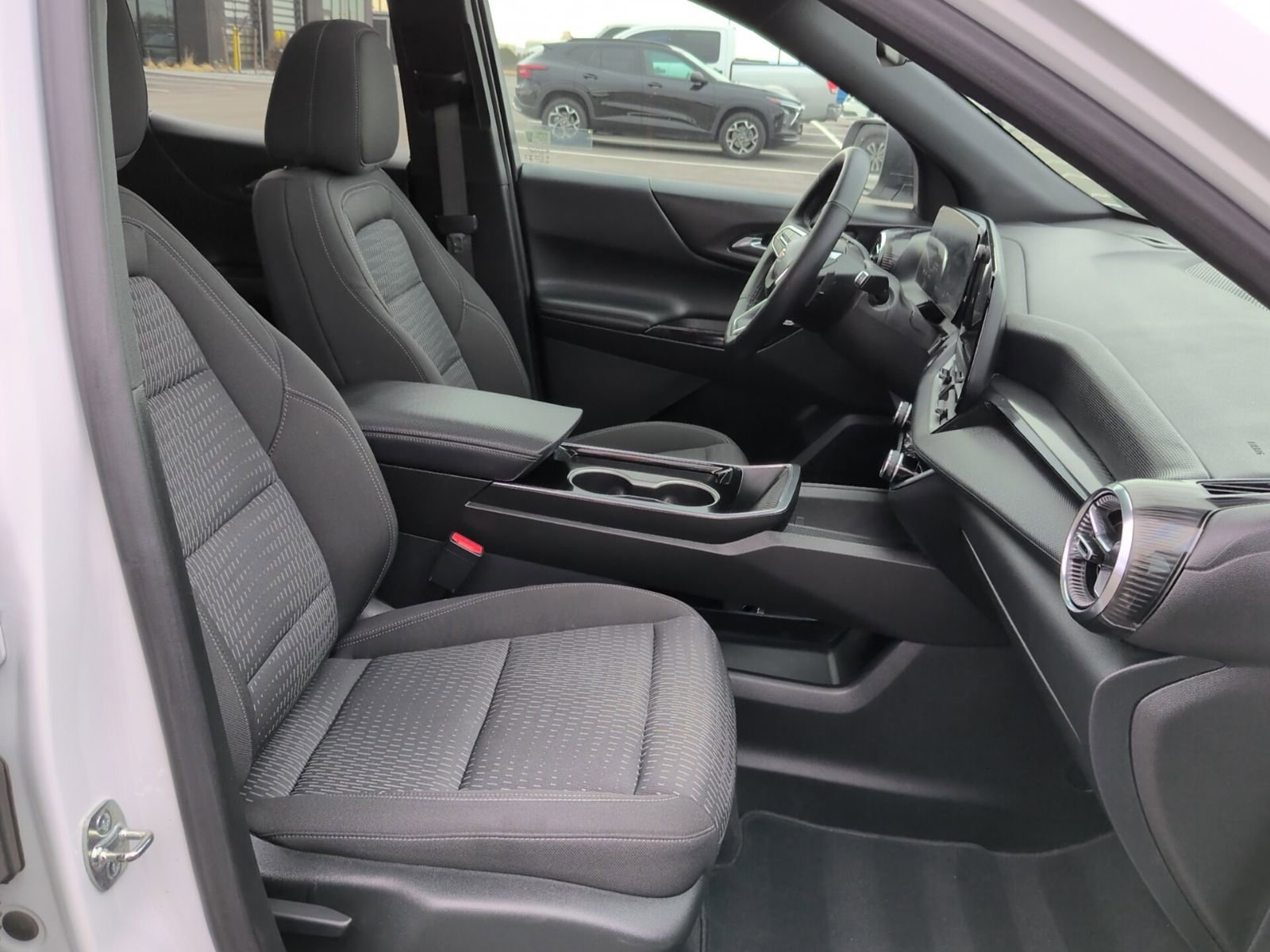 Used 2025 Chevrolet Equinox LT image 16