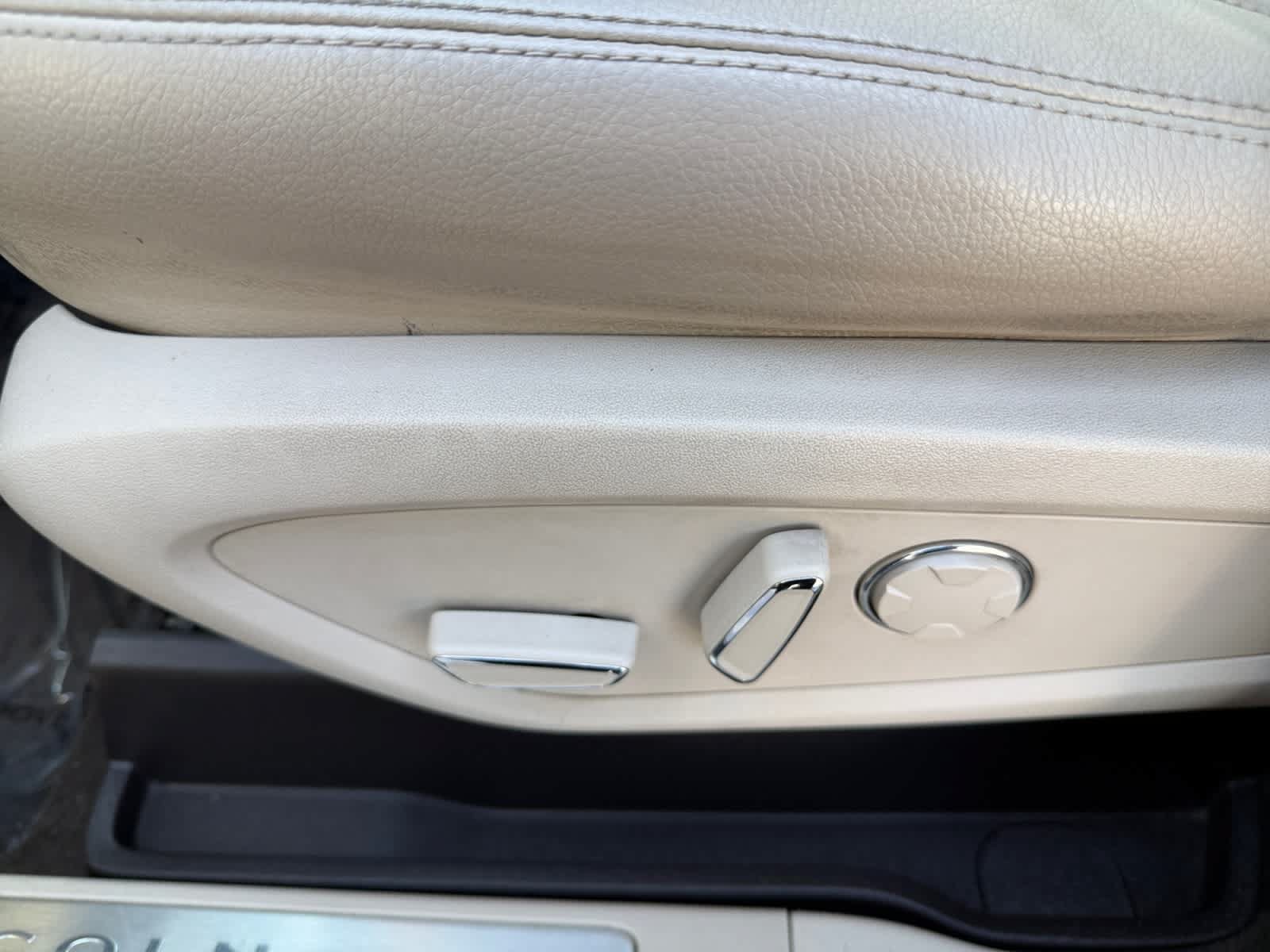Used 2019 Lincoln MKC Premiere AWD/4WD image 13