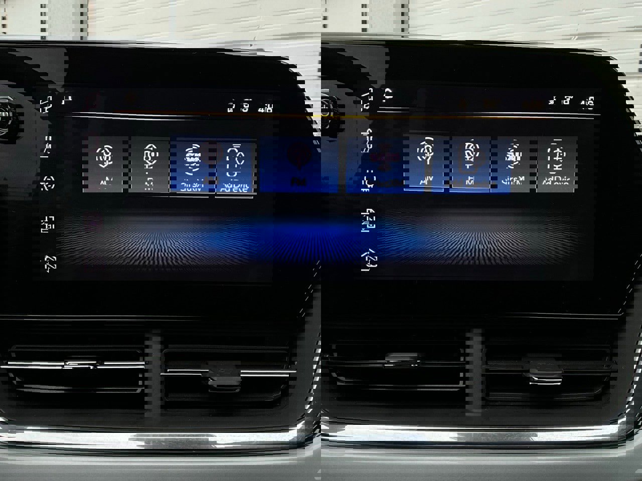 Used 2025 Chevrolet Trax LT image 28