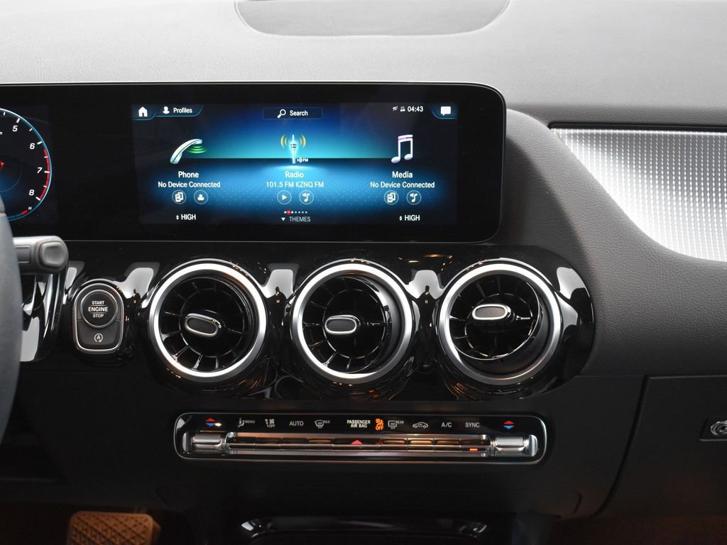 Used 2022 Mercedes-Benz GLA 250 4MATIC image 19