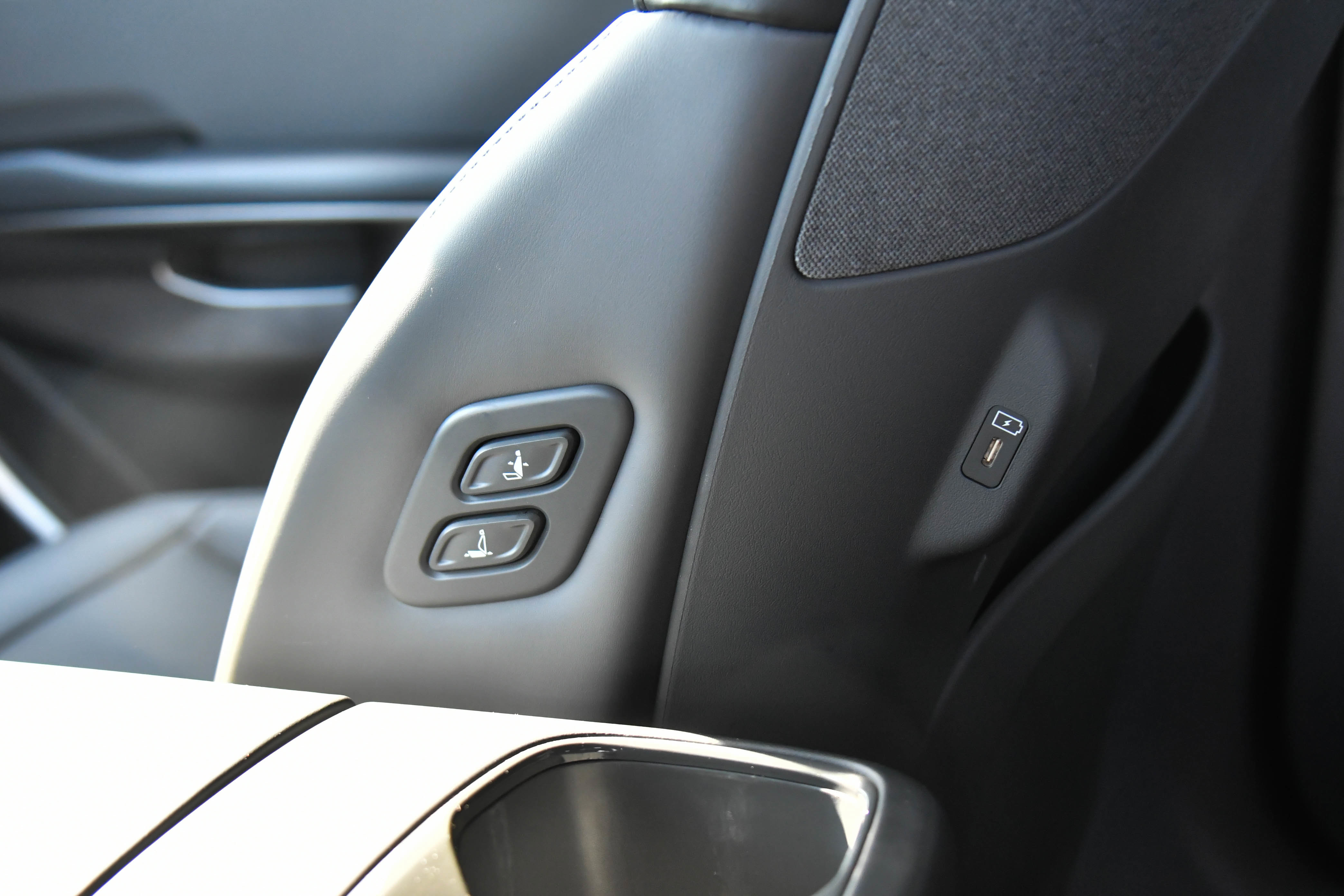 Used 2024 Kia EV9 Light Long Range RWD image 46