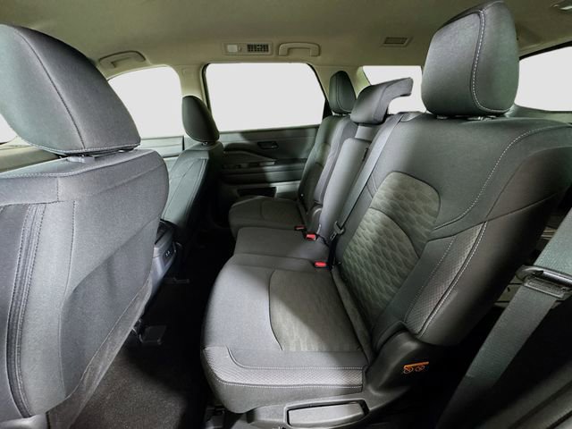 Used 2024 Nissan Pathfinder S image 26