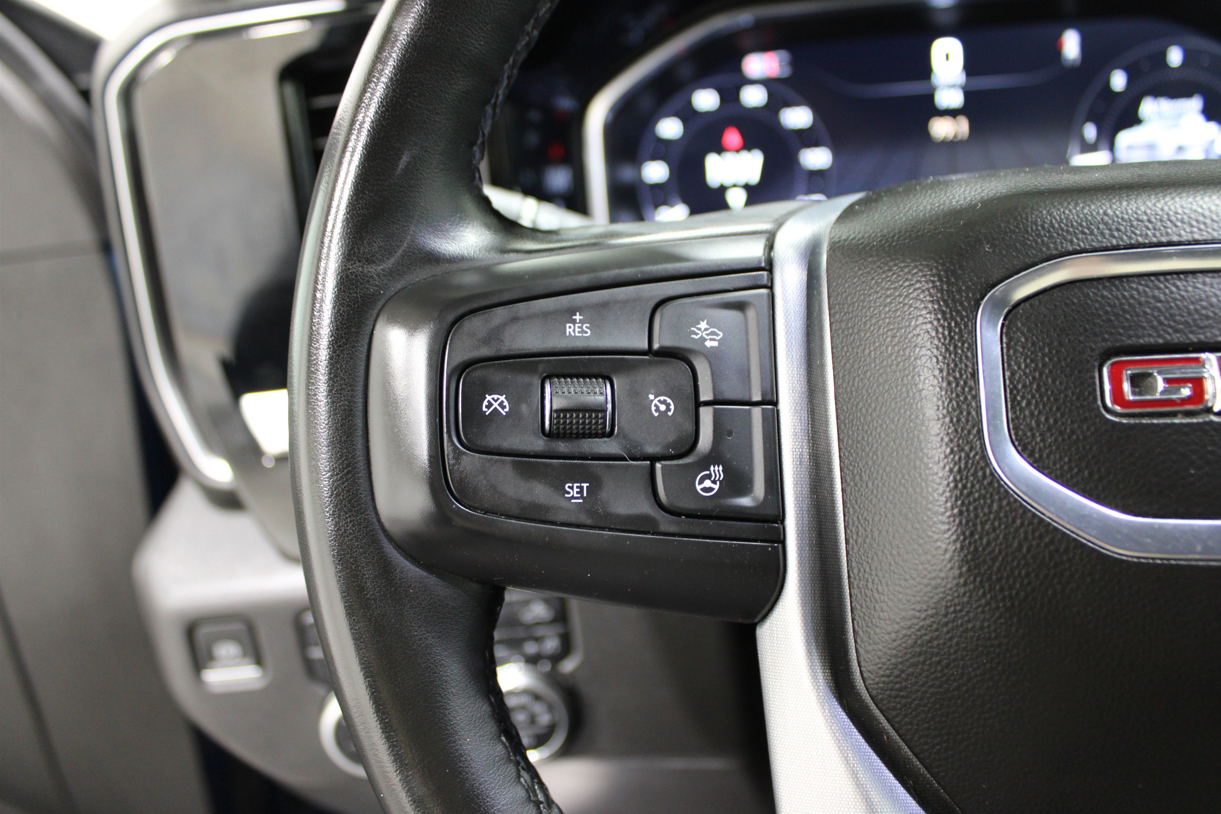 Used 2024 GMC Sierra 1500 SLT image 11