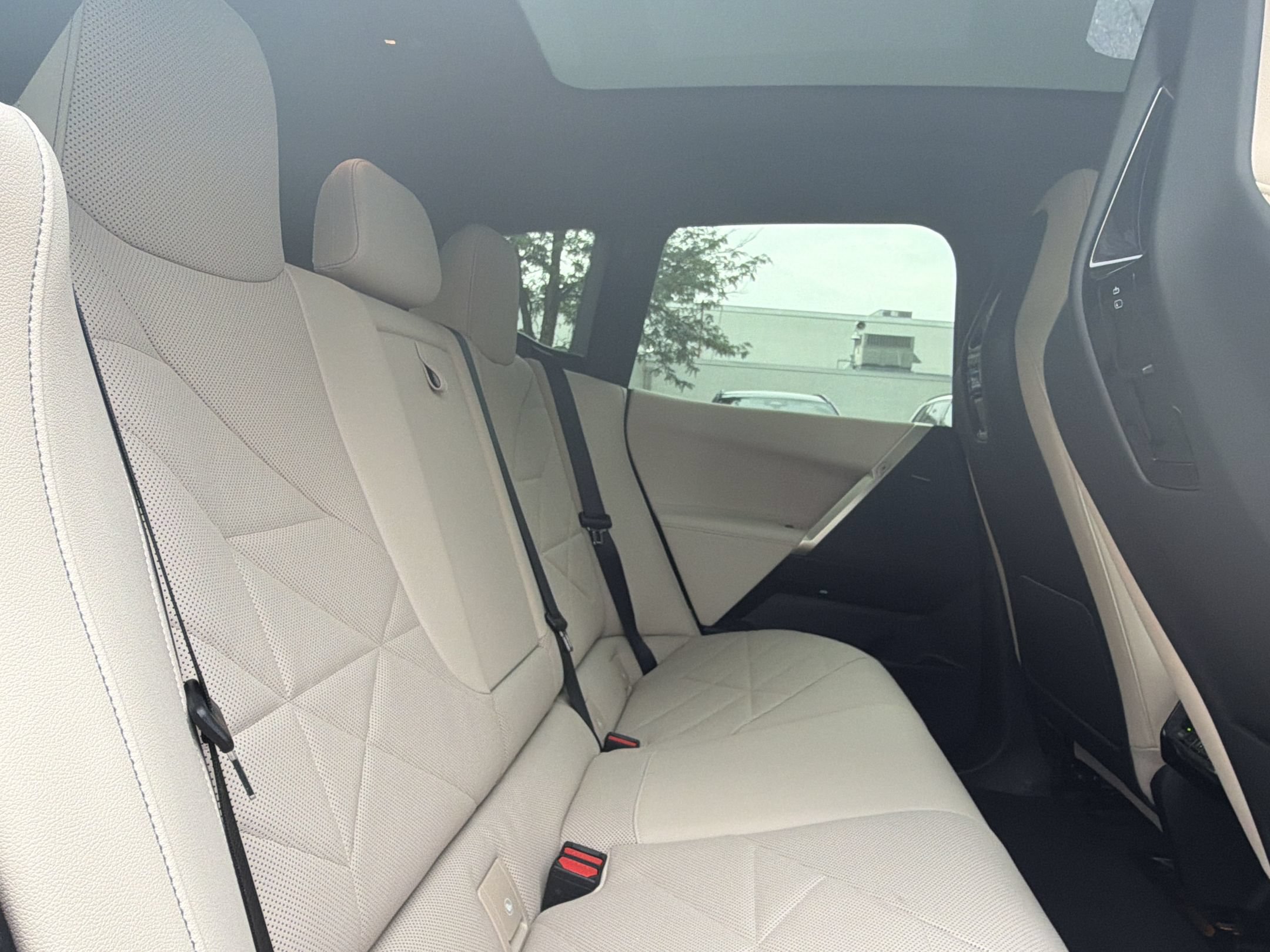 Certified 2024 BMW iX xDrive50 w/ Sport Package AWD/4WD image 31