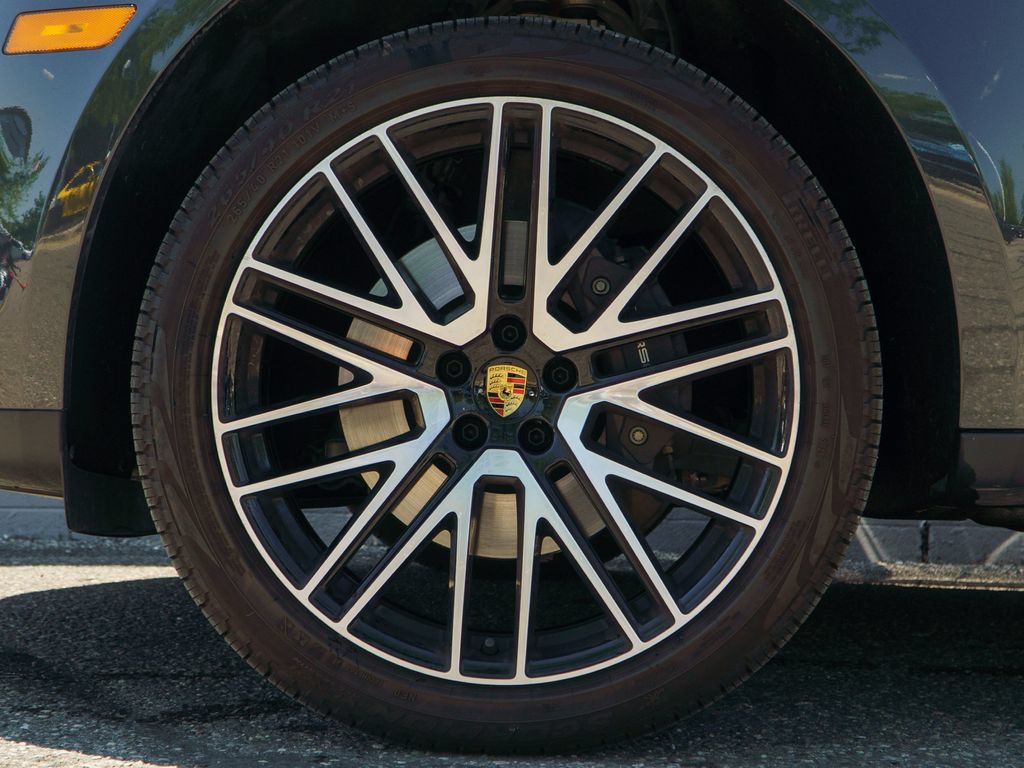 Certified 2026 Porsche Macan AWD/4WD image 12