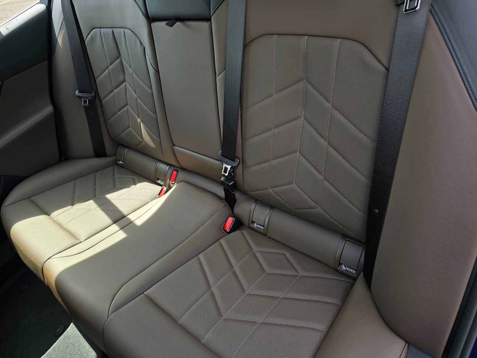 Used 2026 BMW i5 eDrive40 AWD/4WD image 17