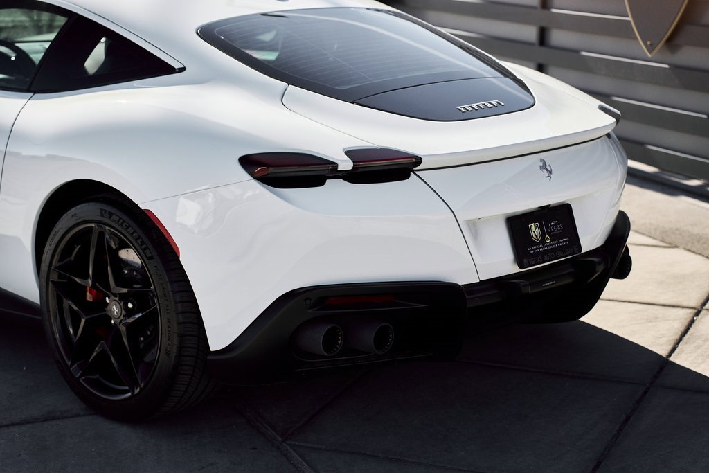 Used 2022 Ferrari Roma image 9