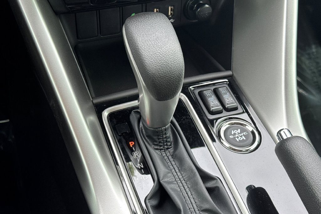 New 2026 Mitsubishi Eclipse Cross LE AWD/4WD image 23
