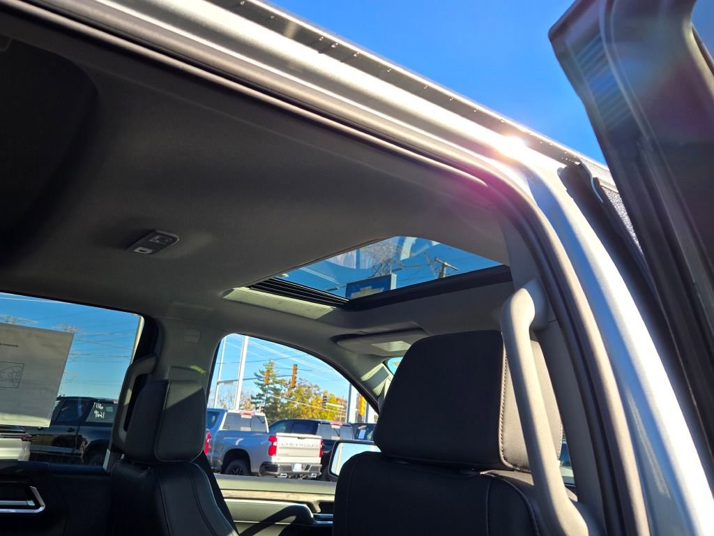 New 2026 Chevrolet Silverado 1500 LTZ w/ LTZ Premium Package image 9