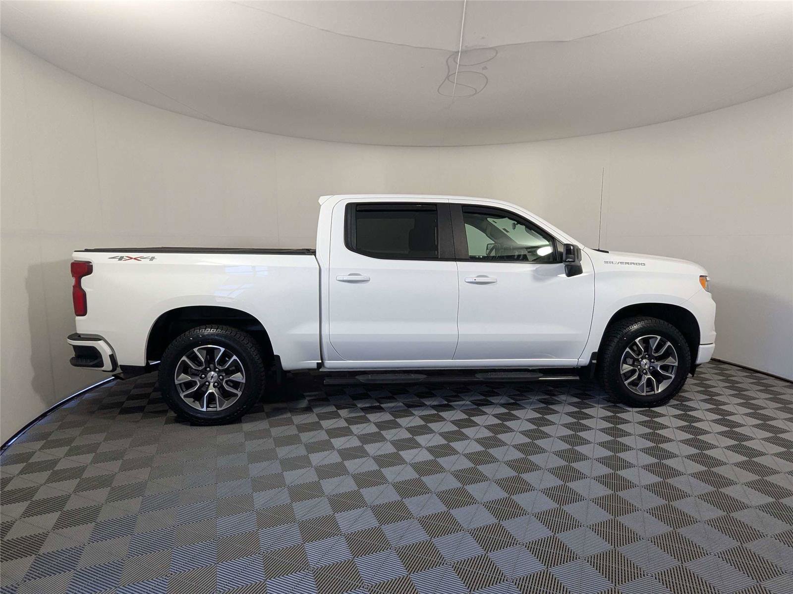 Used 2022 Chevrolet Silverado 1500 RST AWD/4WD image 4