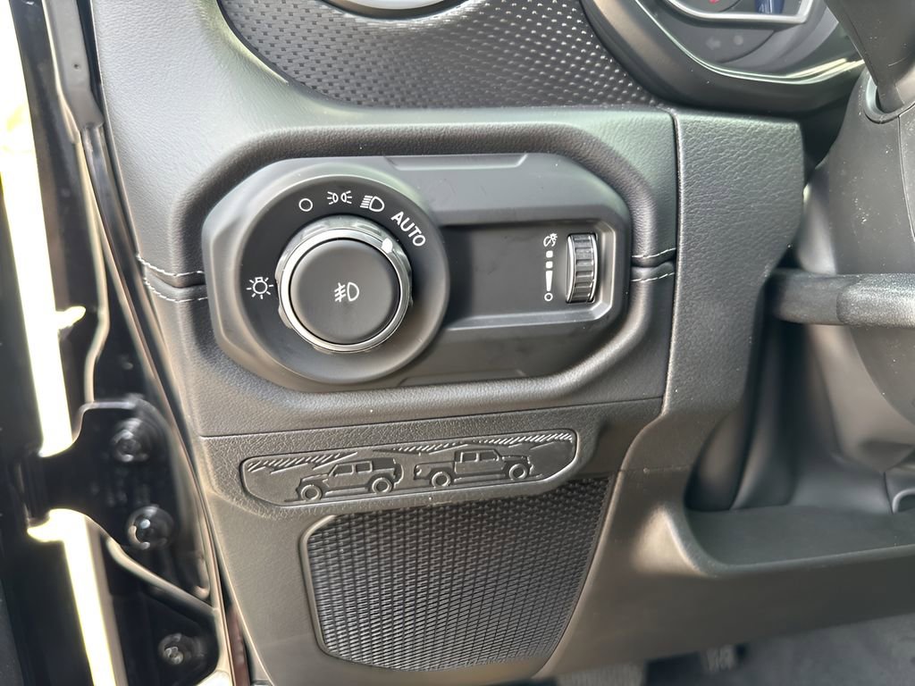 New 2025 Jeep Wrangler Unlimited Rubicon w/ Safety Group image 30