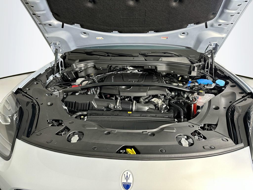 Used 2024 Maserati Grecale GT image 33