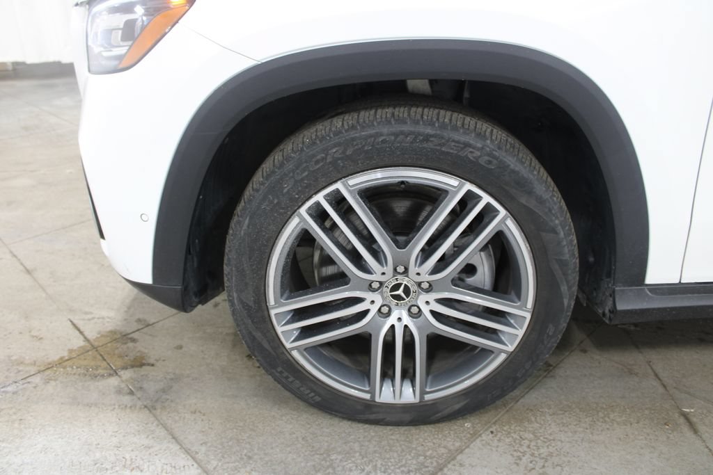 Used 2024 Mercedes-Benz GLS 450 4MATIC image 37
