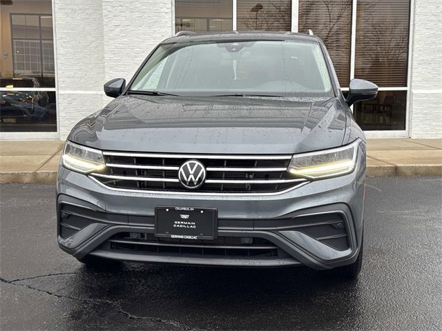 Used 2024 Volkswagen Tiguan SE image 2