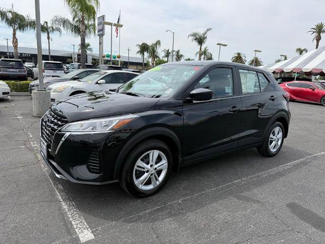 Certified 2025 Nissan Kicks Play S FWD image 3