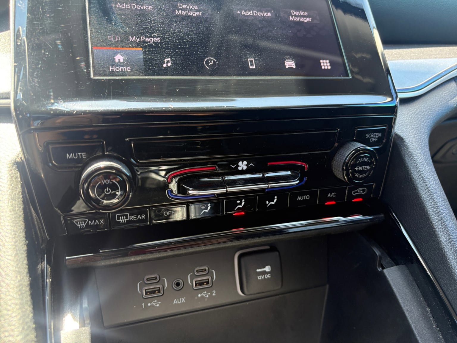 Used 2023 Jeep Grand Cherokee Laredo RWD image 23