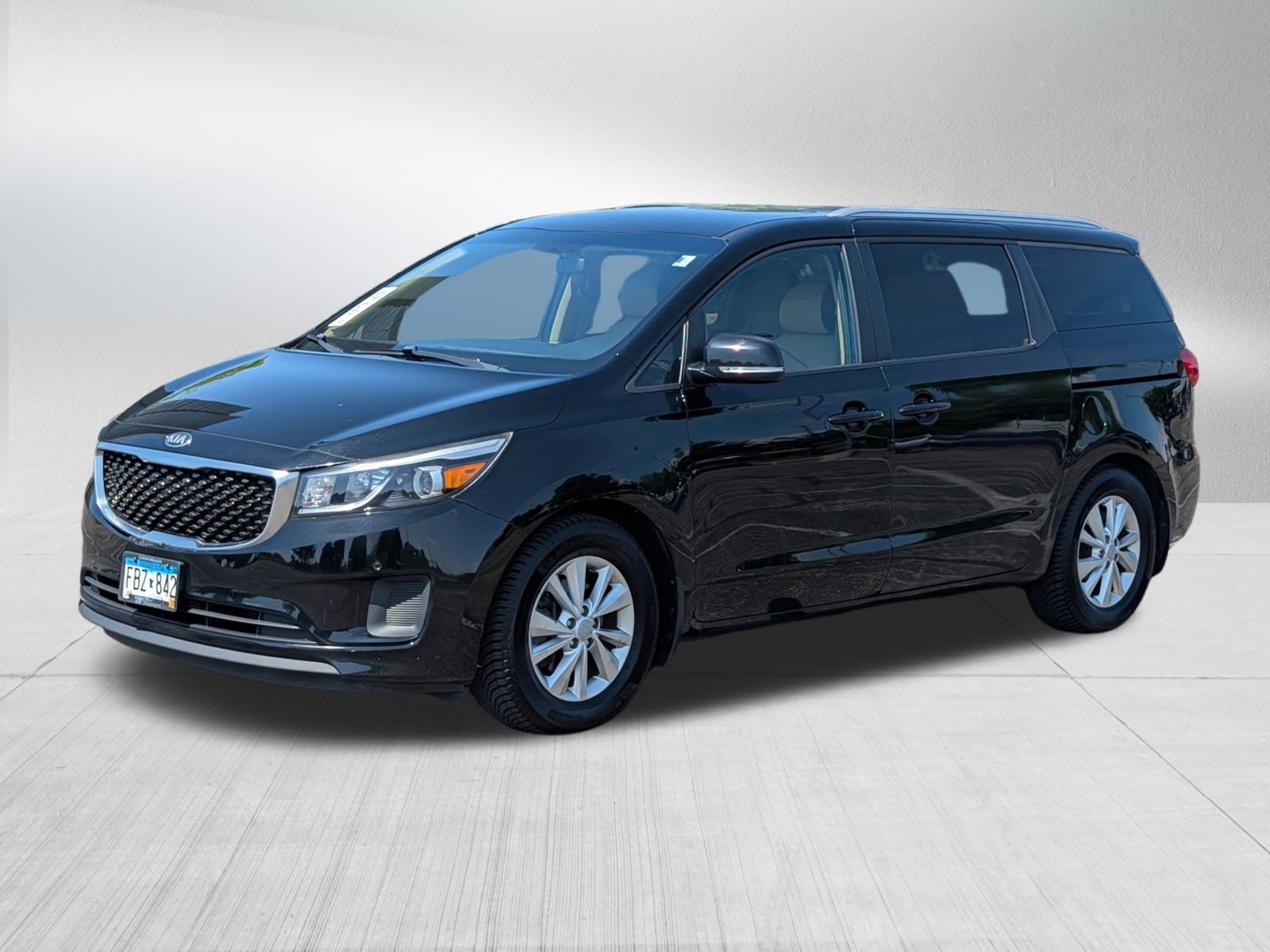 Used 2017 Kia Sedona LX w/ LX Essentials Premium Package FWD image 3