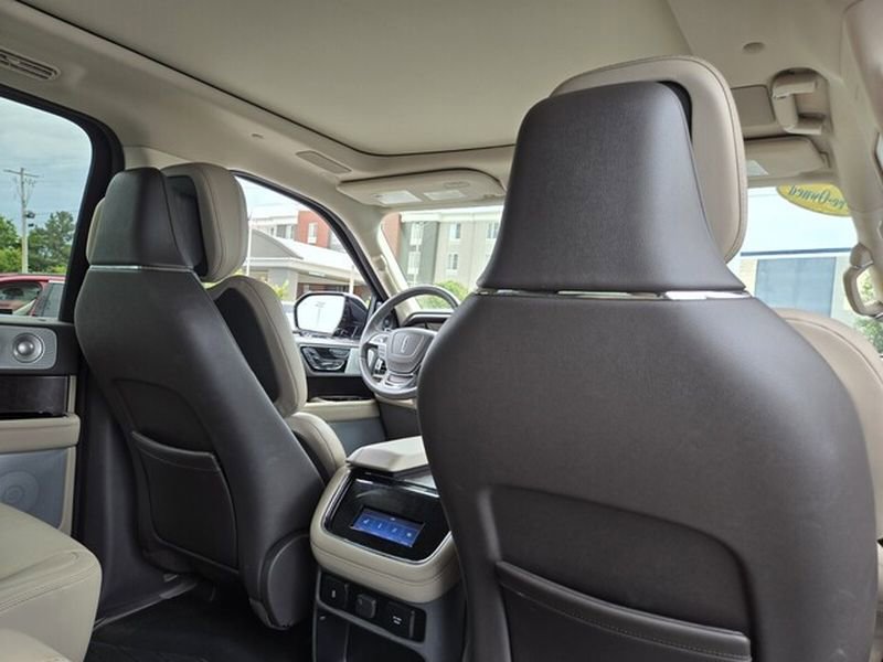 Used 2024 Lincoln Navigator L Reserve AWD/4WD image 23
