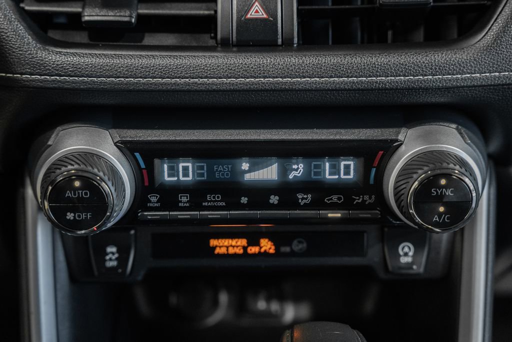 Used 2022 Toyota RAV4 XLE image 19