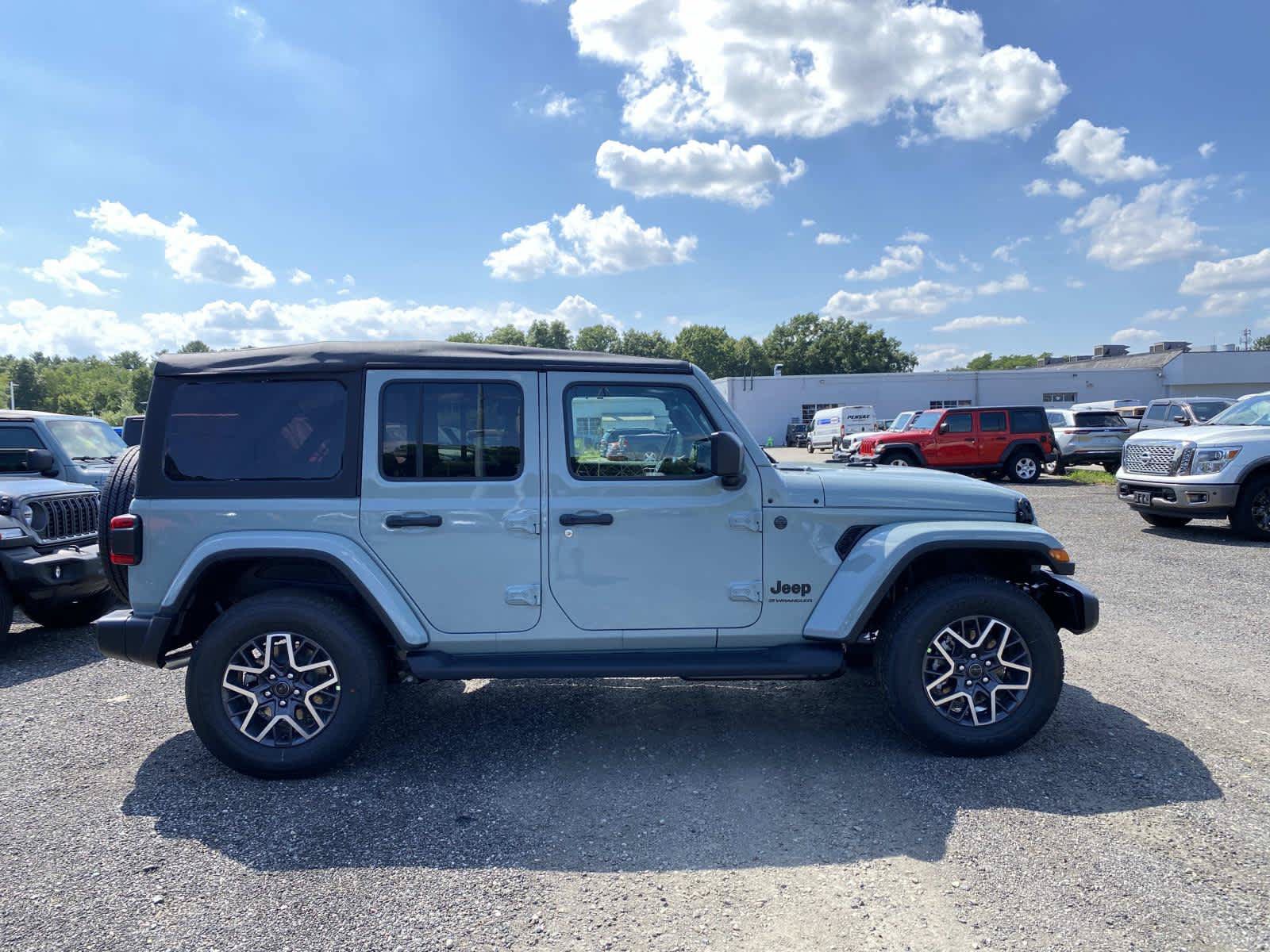 New 2026 Jeep Wrangler Unlimited Sahara AWD/4WD image 2