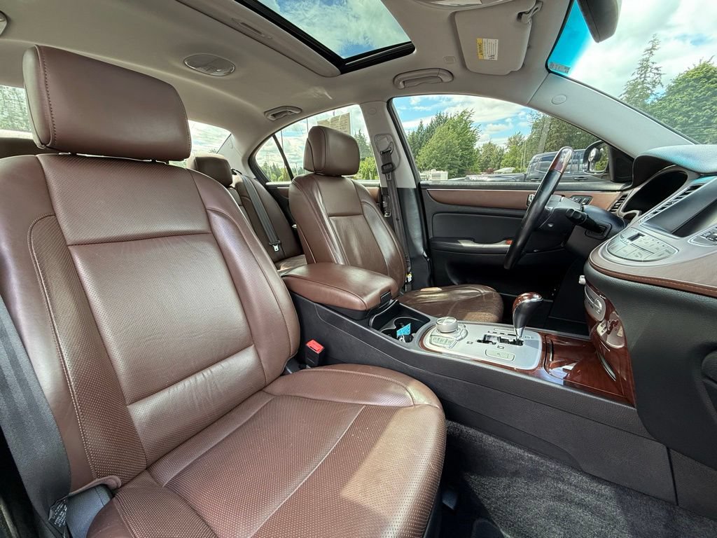 Used 2011 Hyundai Genesis 4.6 RWD image 19