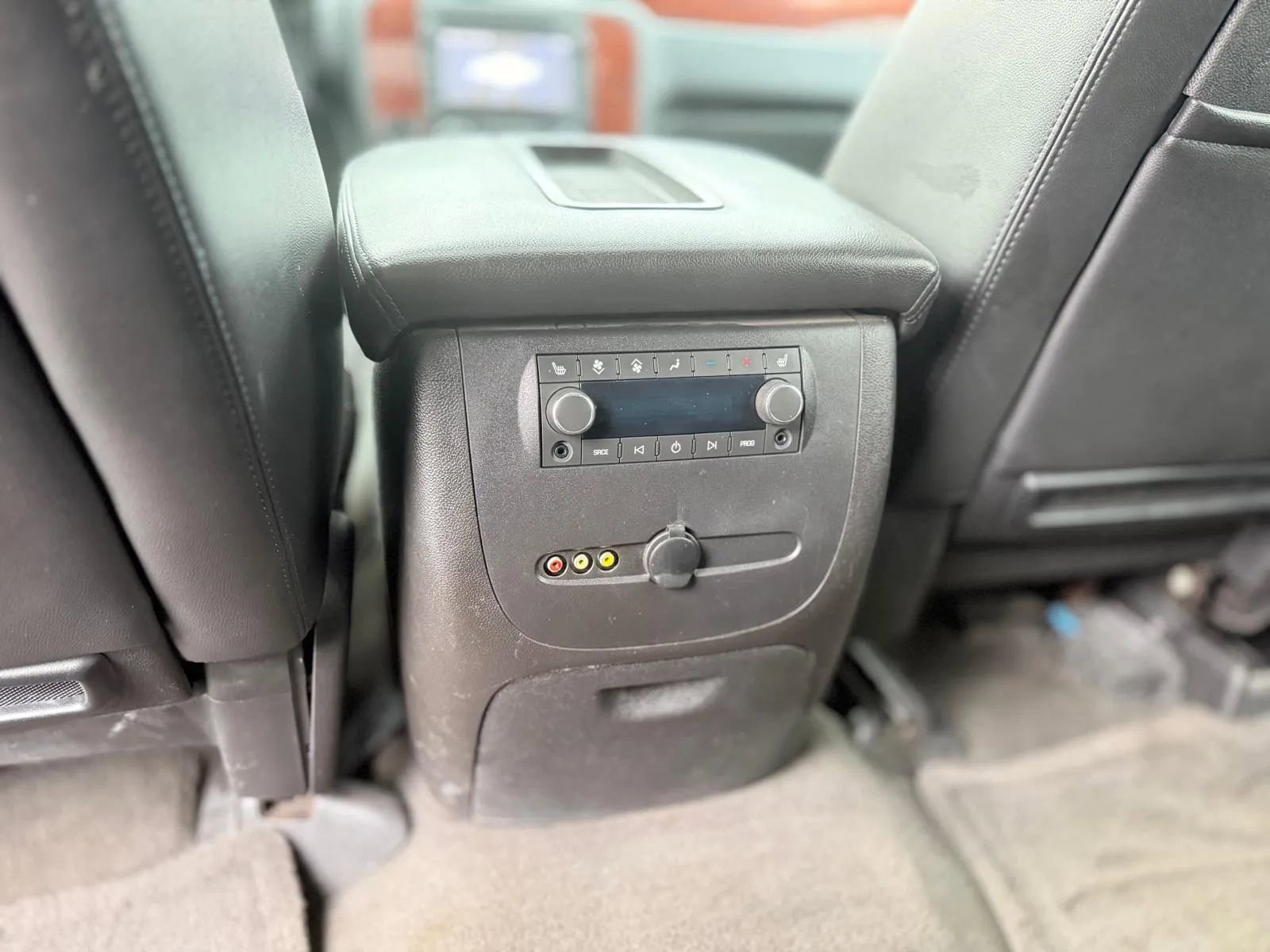 Used 2014 Chevrolet Suburban LTZ AWD/4WD image 28