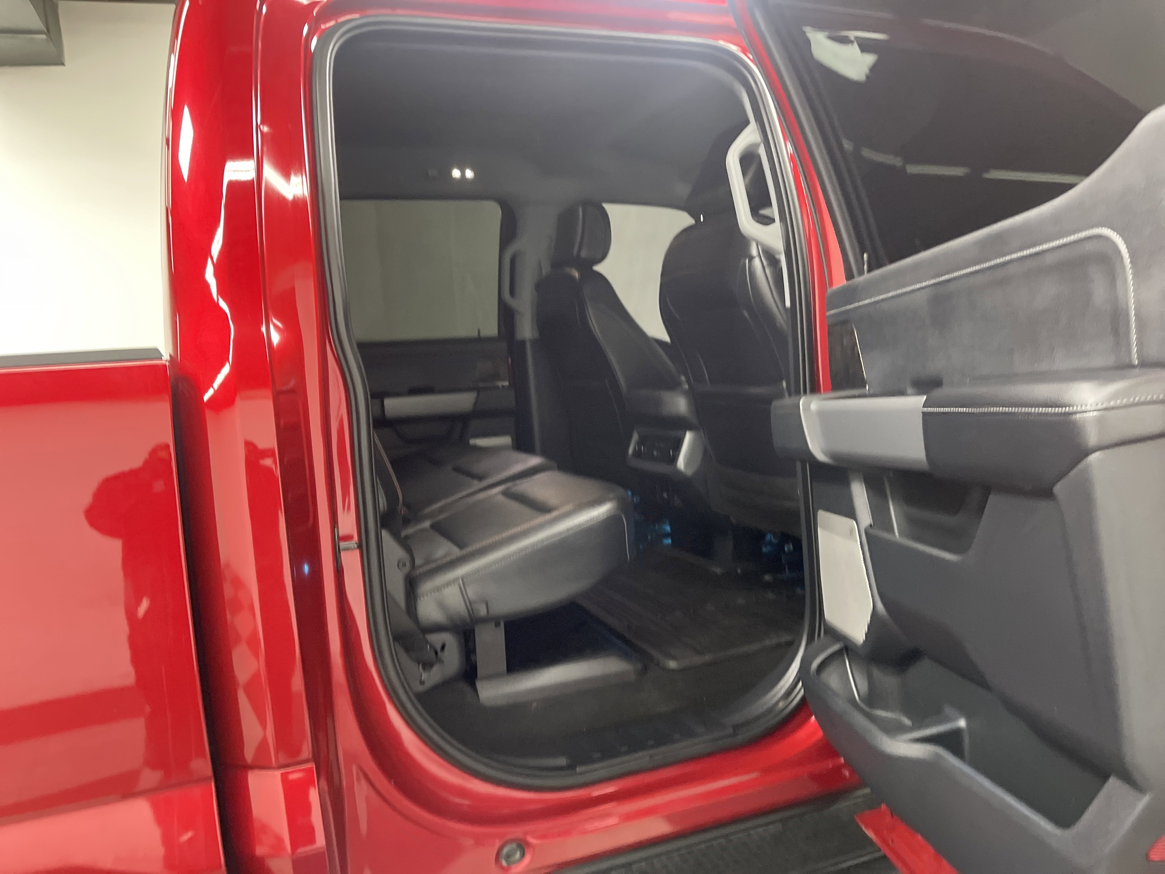 Used 2024 Ford F250 Lariat w/ Sport Appearance Package image 19