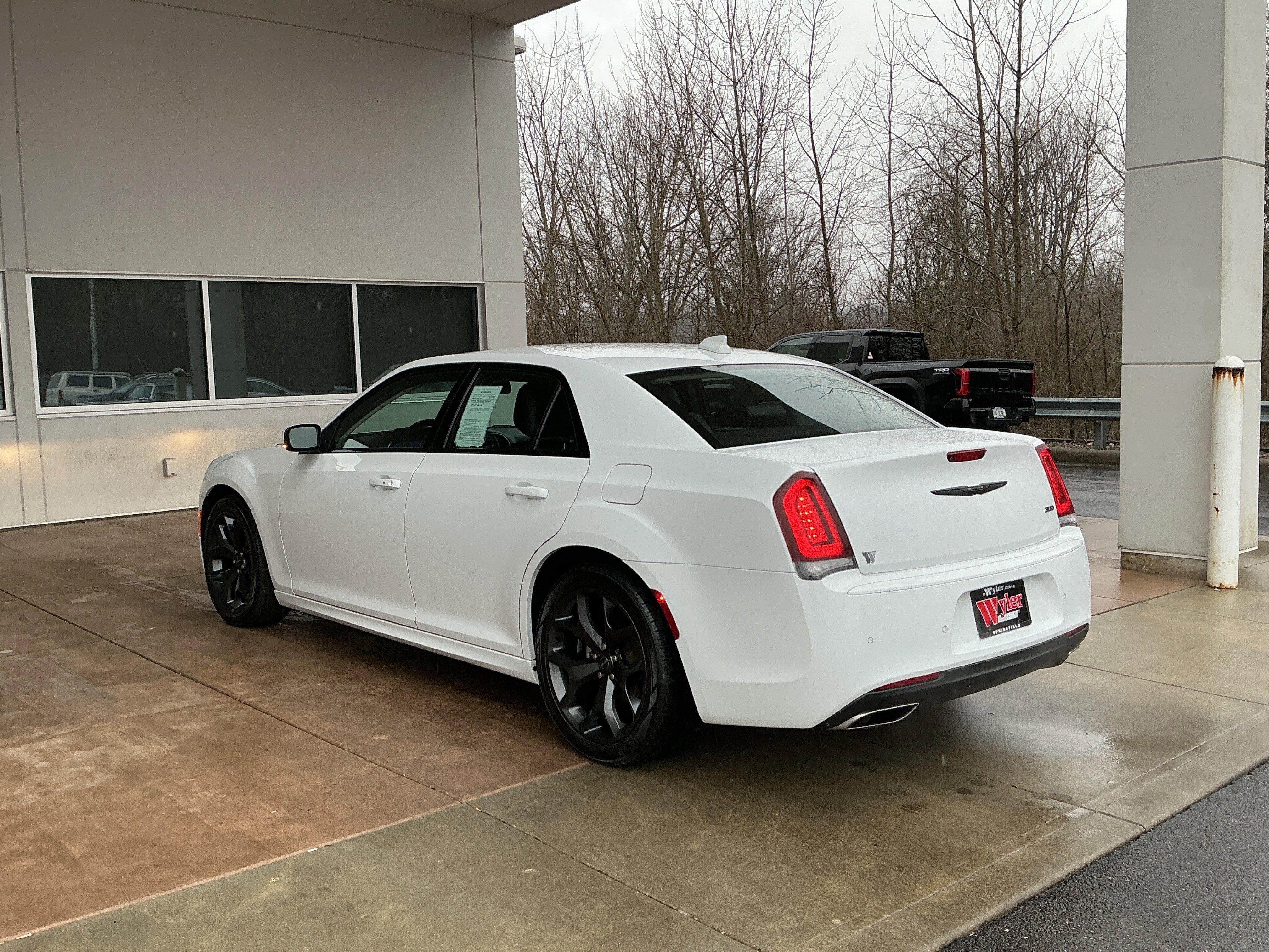 Used 2021 Chrysler 300 Touring L image 20