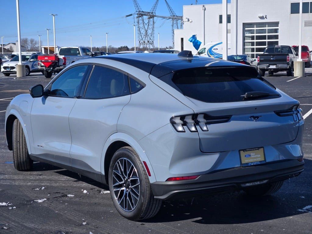 Certified 2025 Ford Mustang Mach-E Premium image 18