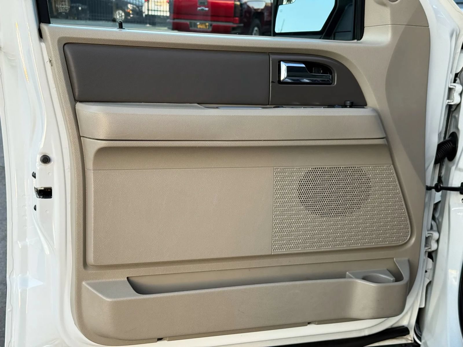 Used 2010 Ford Expedition XLT AWD/4WD image 14